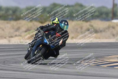 media/Oct-13-2025-Moto Forza (Mon) [[a66d839500]]/3-B Group/Session 3 (Turn 16)/